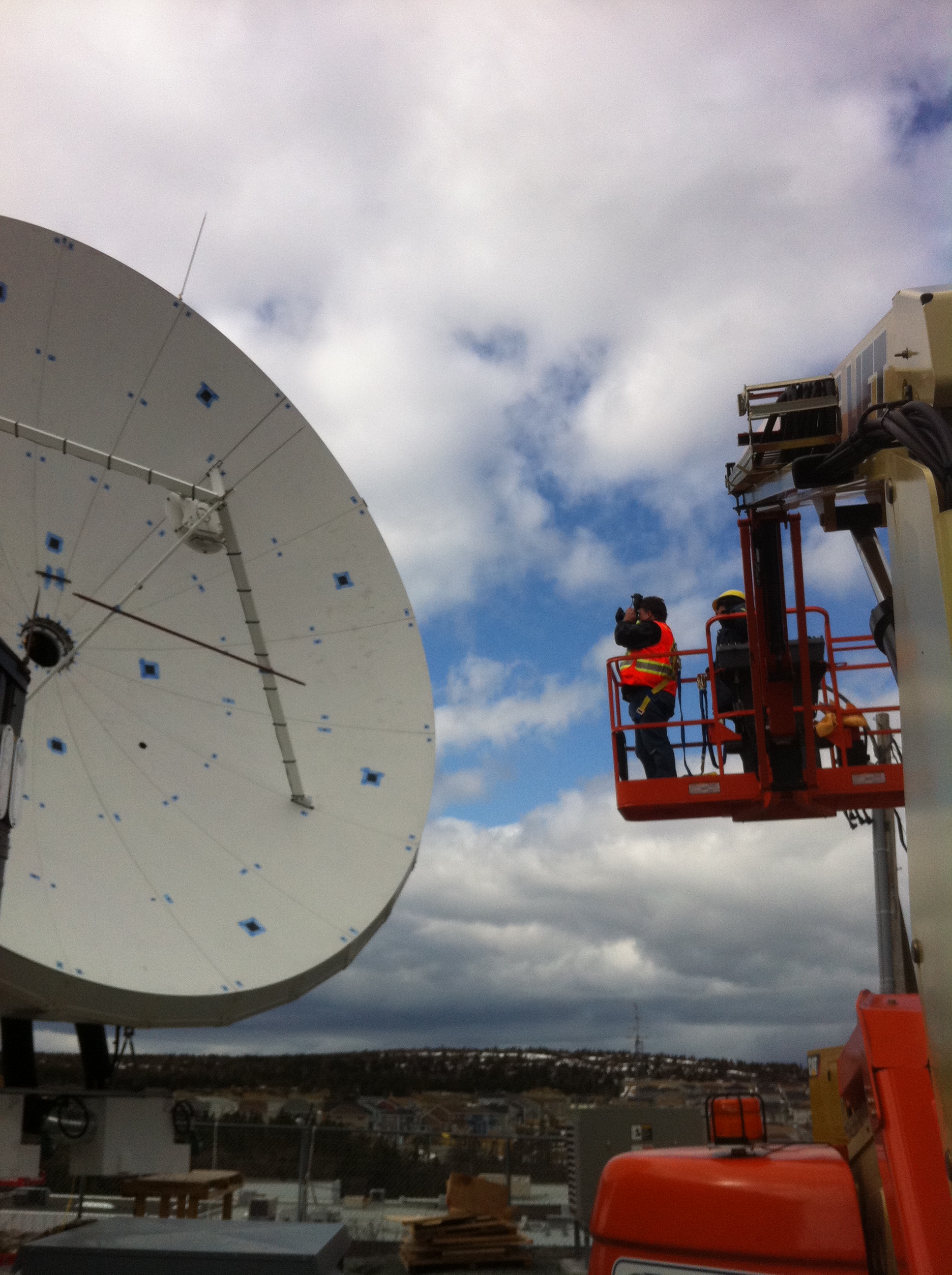 Alignment of a Ka-Band Satellite Antenna